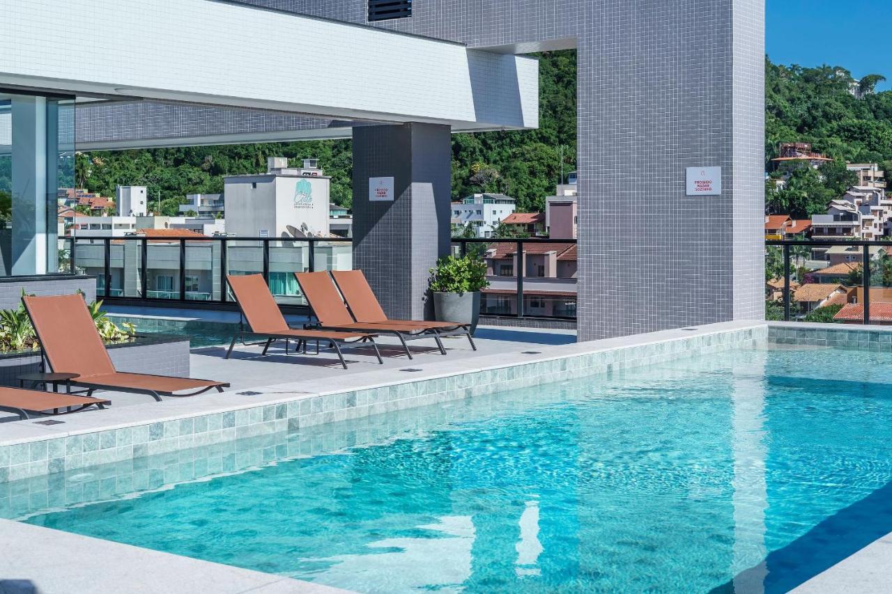 Adra 106 - Apartamento No Centro De Bombinhas - Rooftop Com Piscina E Academia - A Poucos Metros Da Praia - 외부 사진