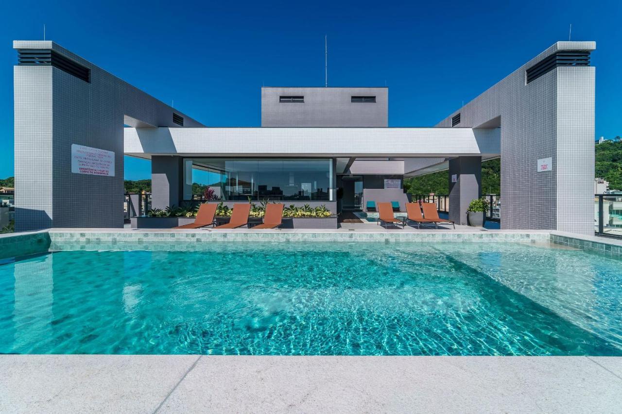 Adra 106 - Apartamento No Centro De Bombinhas - Rooftop Com Piscina E Academia - A Poucos Metros Da Praia - 외부 사진