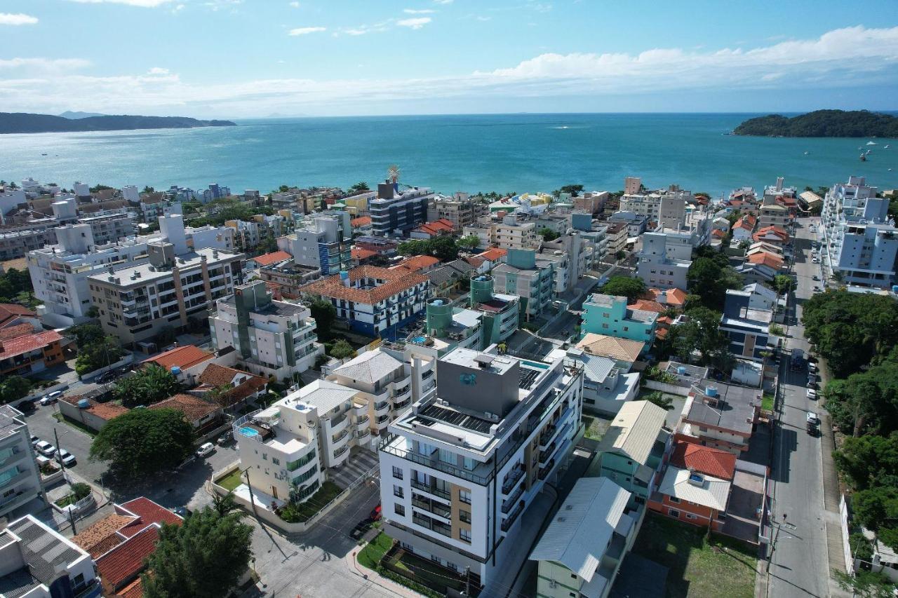 Adra 106 - Apartamento No Centro De Bombinhas - Rooftop Com Piscina E Academia - A Poucos Metros Da Praia - 외부 사진
